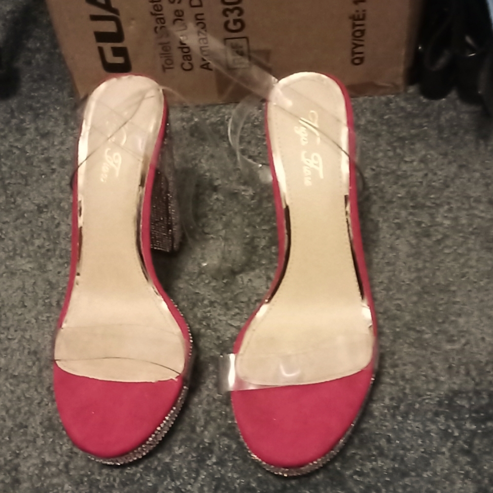 PRICE DROP!!!Vigo Fiore Dress Pumps s.7